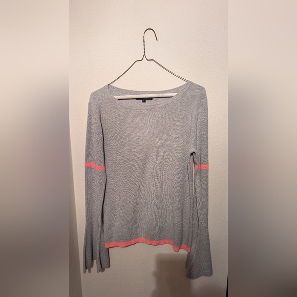 Slate Willow Grey Pink Bell Sleeve Sweater Size L Rent The Runway - Picture 3 of 6